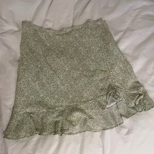 Floral green mini skirt